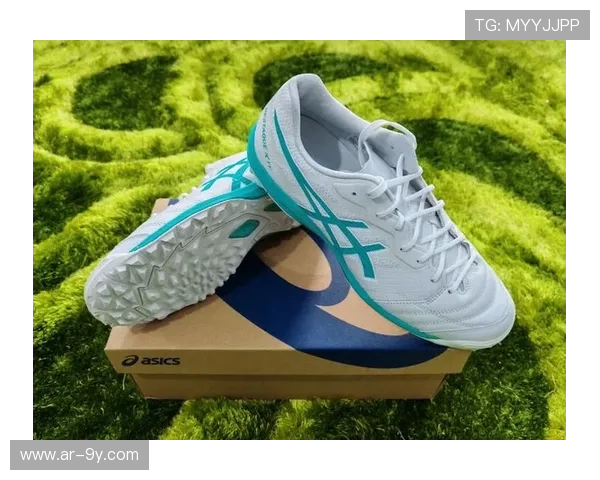 男士足球鞋官方正品店精选高性能鞋款助力球场表现